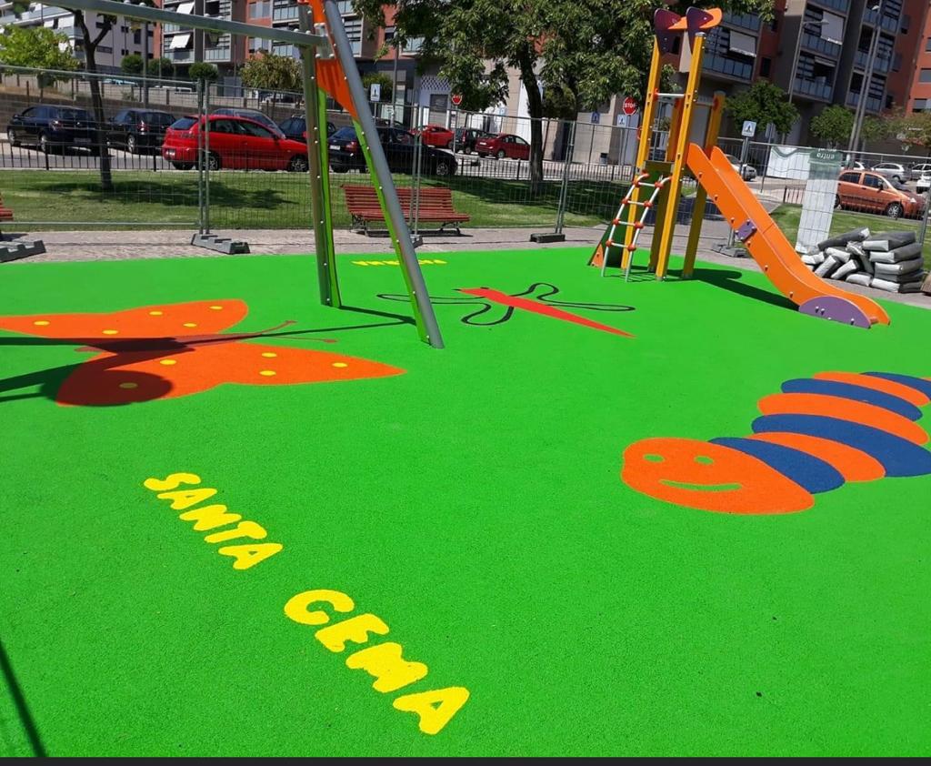 Piso Parque Infantil Perú
